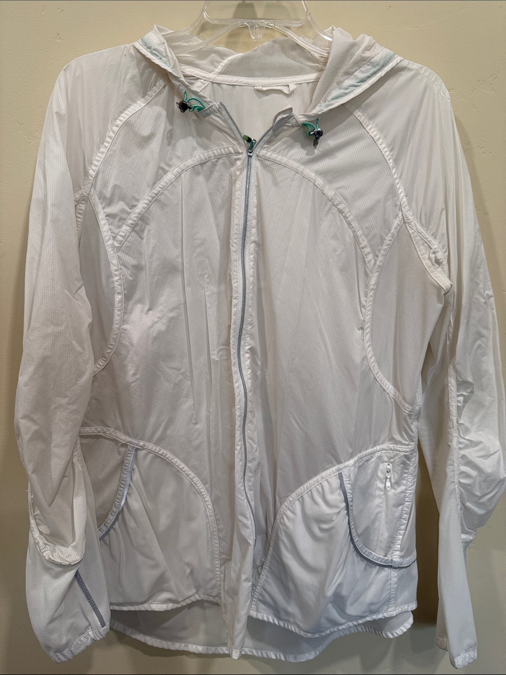 Lululemon White windbreaker